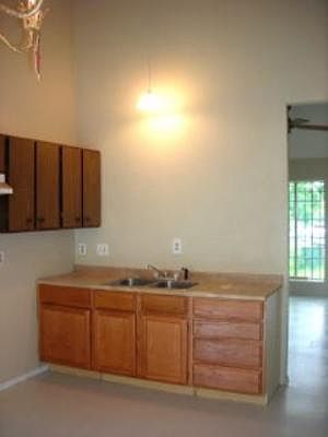5th image of 5921 FAIRMEADE DR