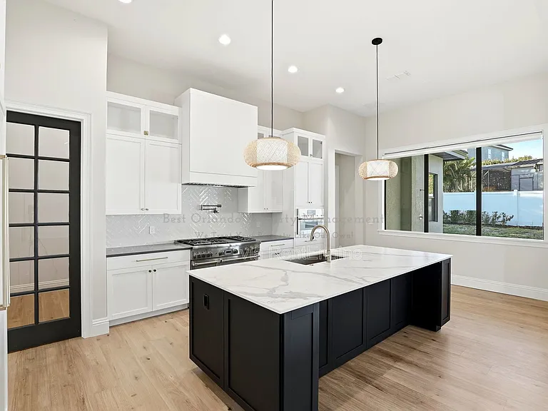 705 Largovista Dr — Photo 16
