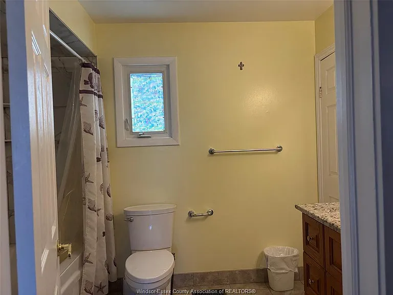3295 Aurora Dr — Photo 16