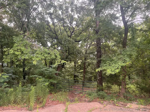 2407 Central St, Poteau, OK 74953