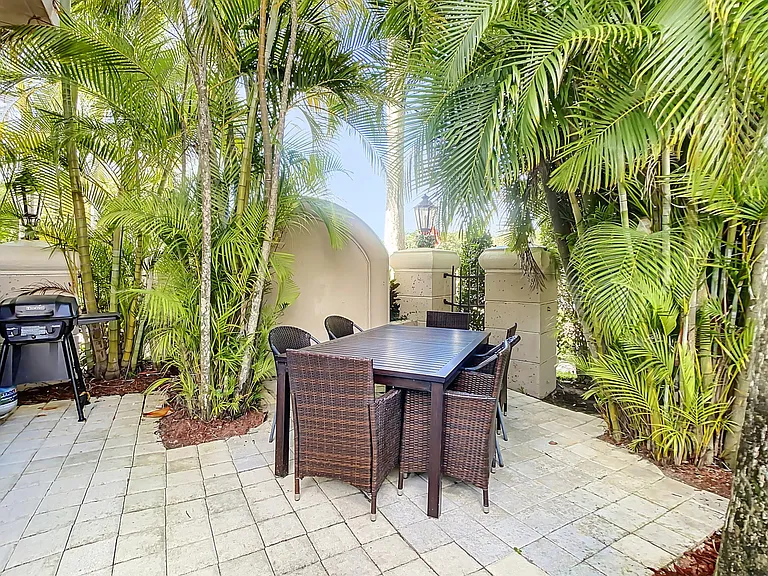 Resort Ln — Photo 32