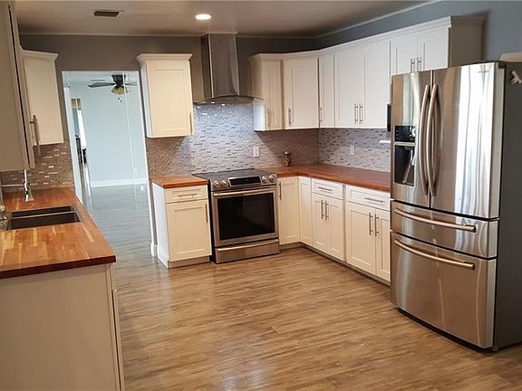 3rd image of 3912 SE 1st Pl