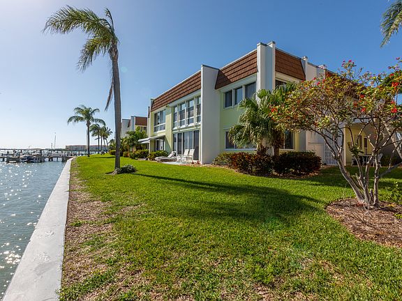 4th image of 1323 Bayshore Drive #201