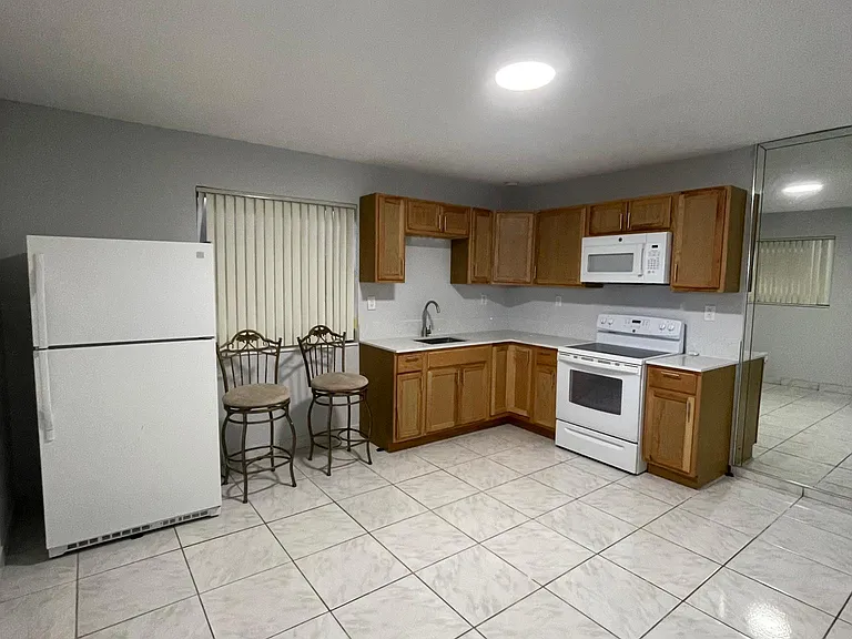 11875 SW 184th St #1 — Photo 1