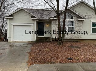 21549 S Clairmont St, Peculiar, MO 64078