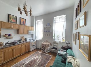 2045 Green St APT 1, Philadelphia, PA 19130