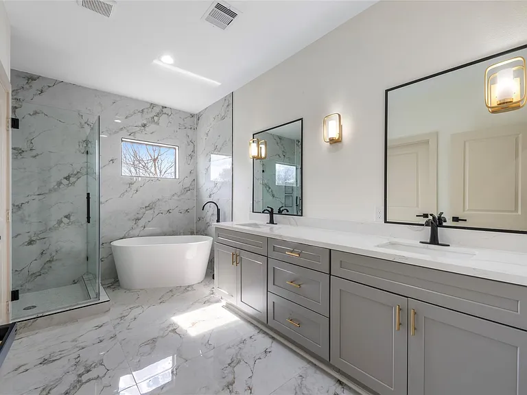 1113 Danube St — Photo 13