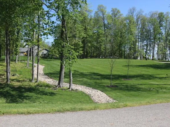 9583 Woodridge Cir, Fredericktown, OH 43019
