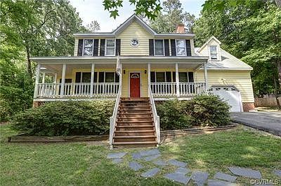 Convenient Location to 288 in Quite Area