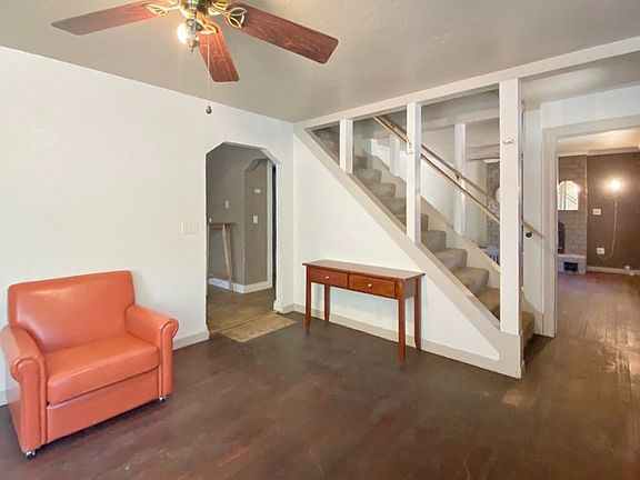 3rd image of 4601 Hart Ave