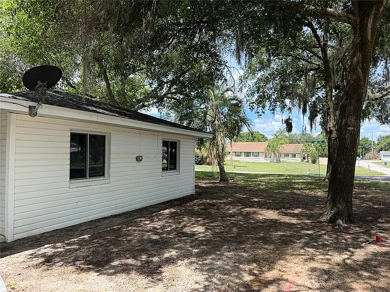 301 S Seminole Ave — Photo 39