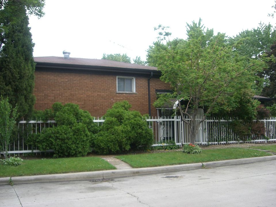 1st image of 10458 S Green Bay Ave