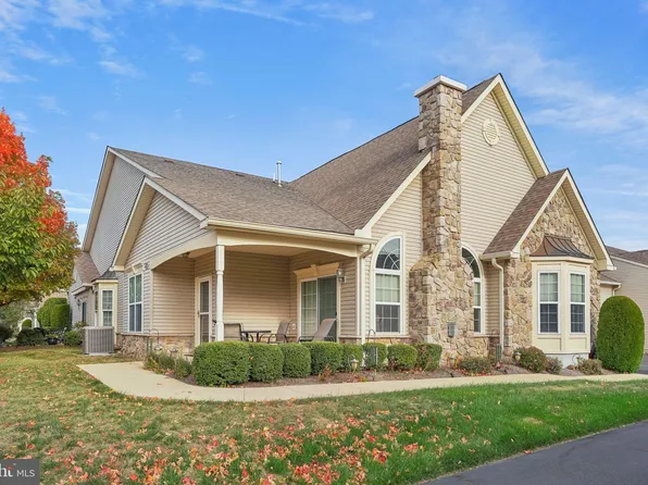 249 Fairway Dr, Warminster, PA 18974