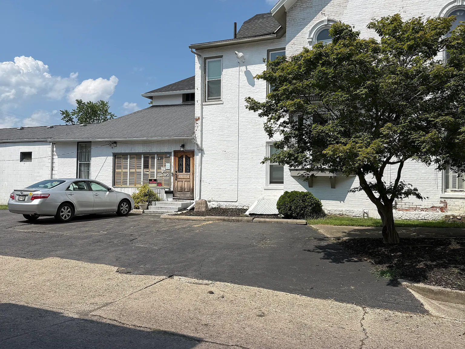 625 N Limestone St — Photo 2