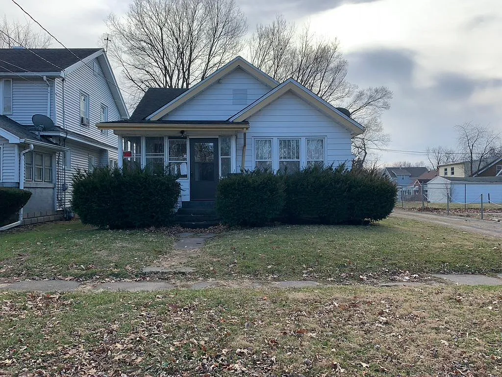 2022 W Moss Ave photo 1