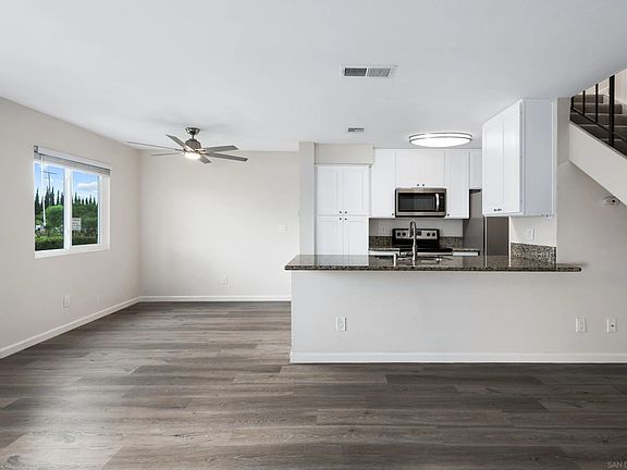 5th image of 9861 Mission Greens Ct Unit 3
