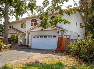 999 Admirals Rd, New Songhees 1a, BC V9A 2P1