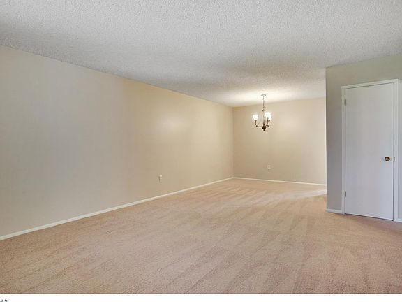 4th image of 10641 W Coggins Dr