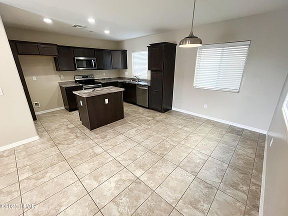 3rd image of 2831 Tonto Dr #A102