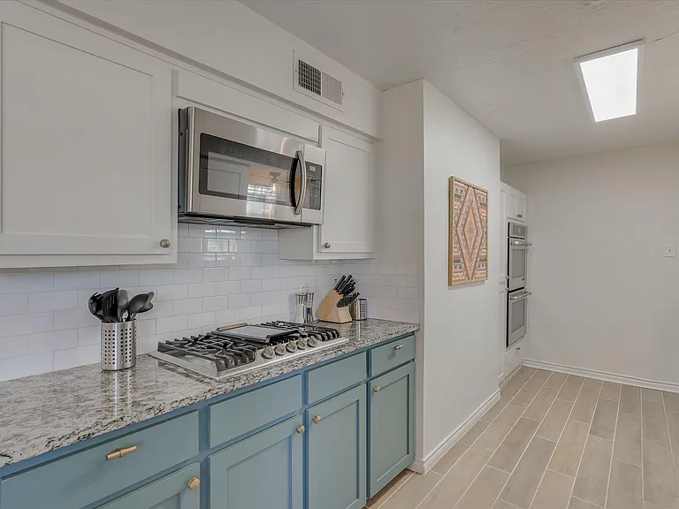 1425 Mayfield Ave — Photo 17