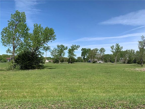 2nd image of 2262 & 2263 Skipper Rd