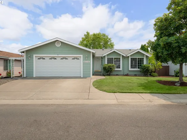 227 Kristi Lee Ln, Roseburg, OR 97471
