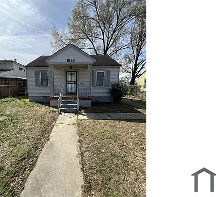 1533 Doris Ave — Photo 1