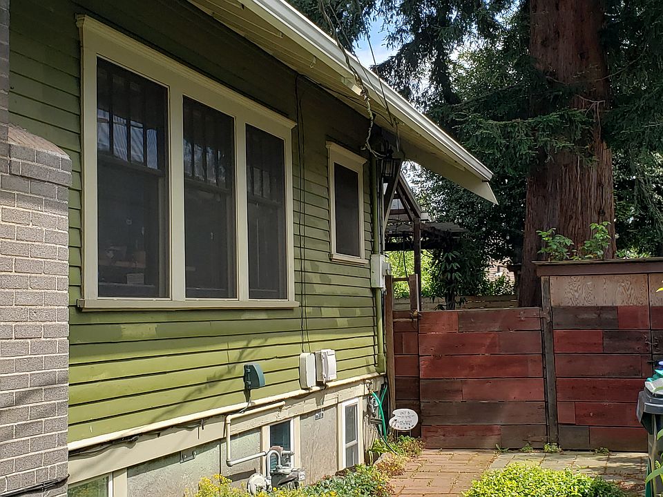 Clear walkway to Unit B's private entrance.