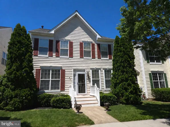 42650 Harris St, Chantilly, VA 20152