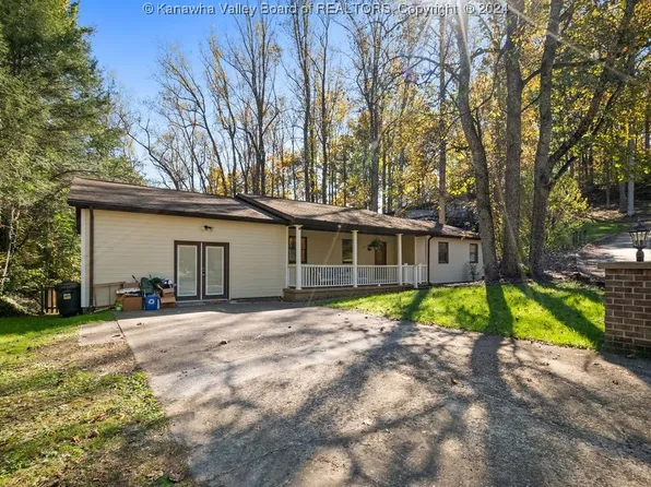 617 Seneca Hills Dr, Elkview, WV 25071