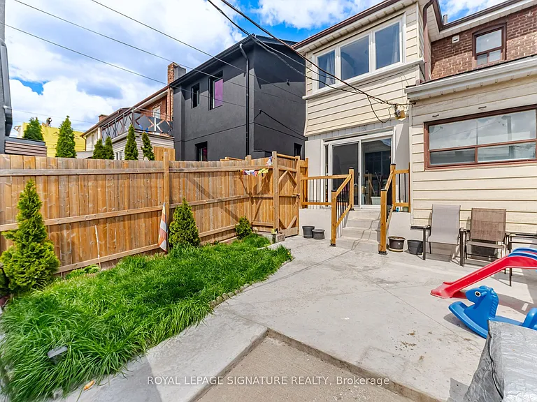 2000 Dufferin St #1 — Photo 33