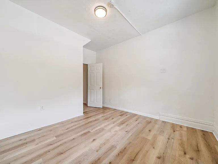 5421 Wellesley Ave #1 — Photo 9
