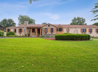 5253 Kerth Rd, Saint Louis, MO 63128