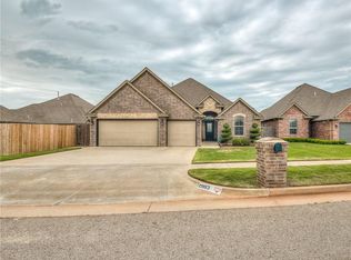 12013 SW 17th St, Yukon, OK 73099