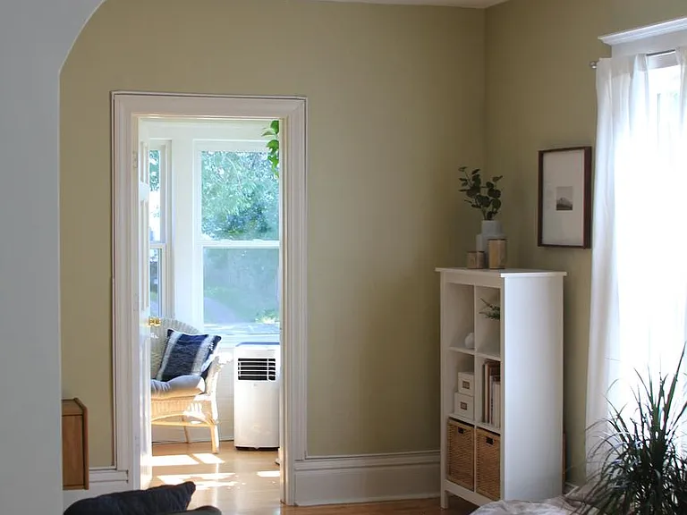 2118 Grand St NE #1 — Photo 2