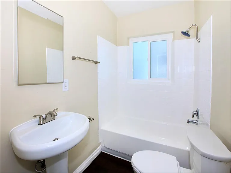 Chateau Belmont Shores — Photo 11