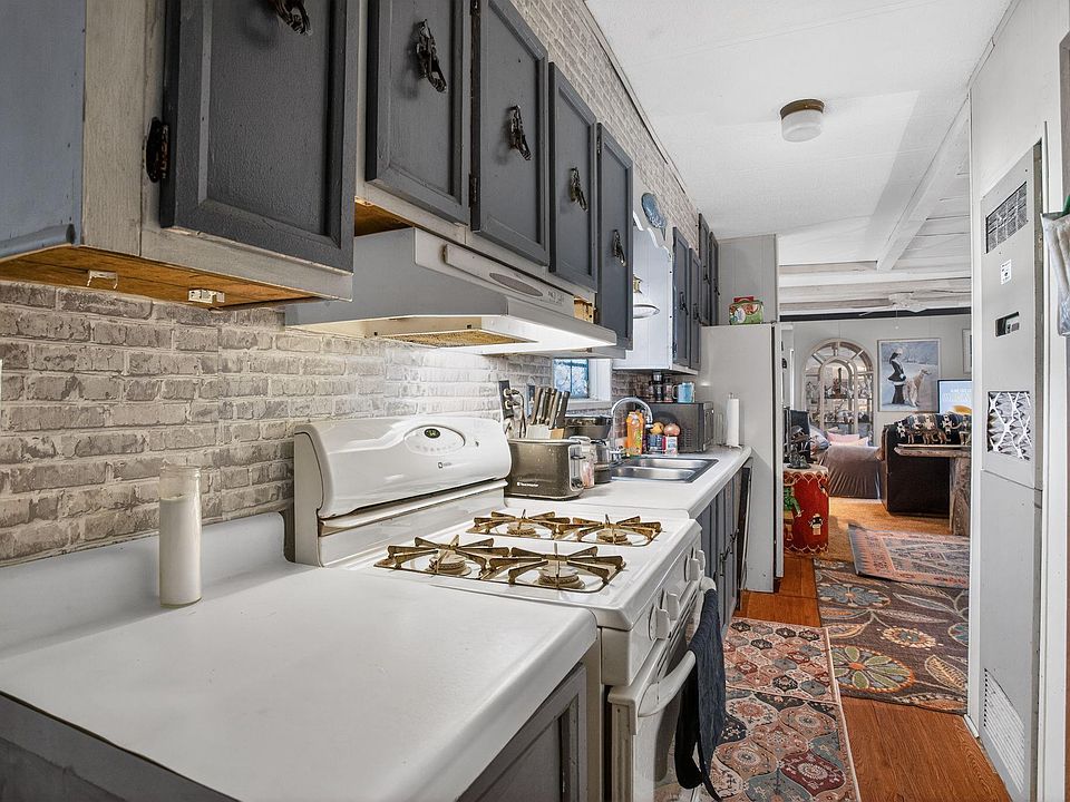 13th image of this home