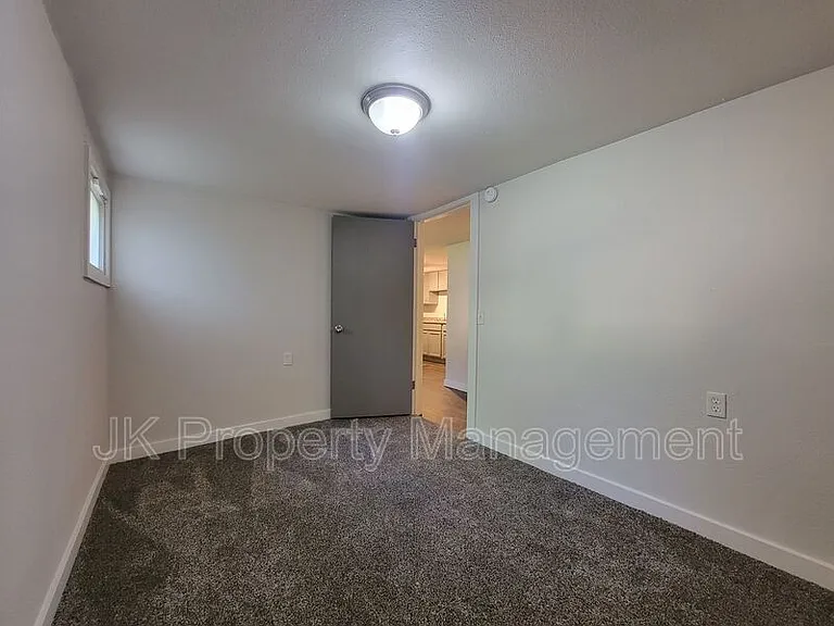 2027 Smelter Ave NE #6 — Photo 9