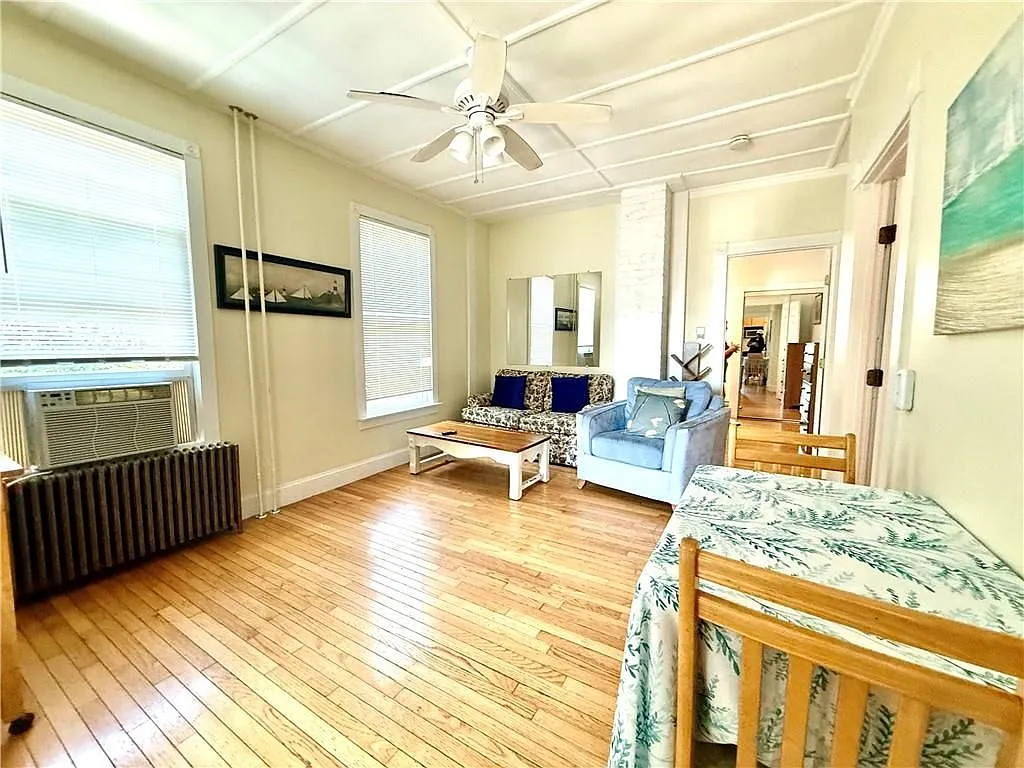 2 bed, 1.0 bath, 756 sqft, $1,600 — Photo 3