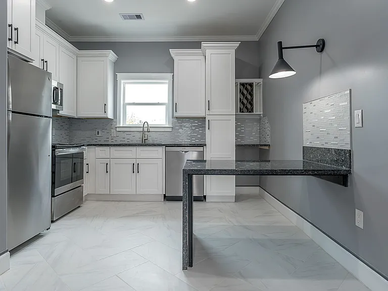 1801 Rosenberg — Photo 10