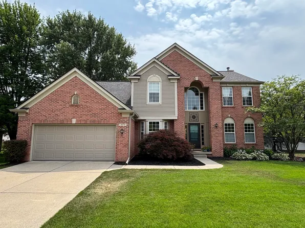 3870 Windwood Dr NE, Rockford, MI 49341