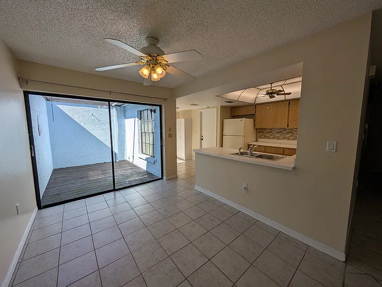 7705 Rockville Ct — Photo 8