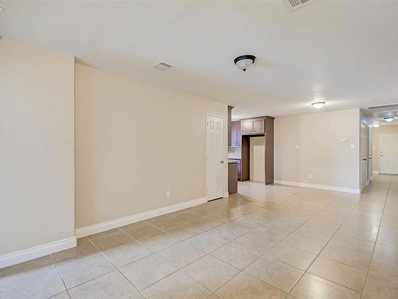 3rd image of 1403 11th St APT A