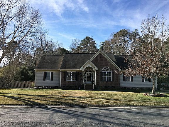 2nd image of 203 Sommerville Way