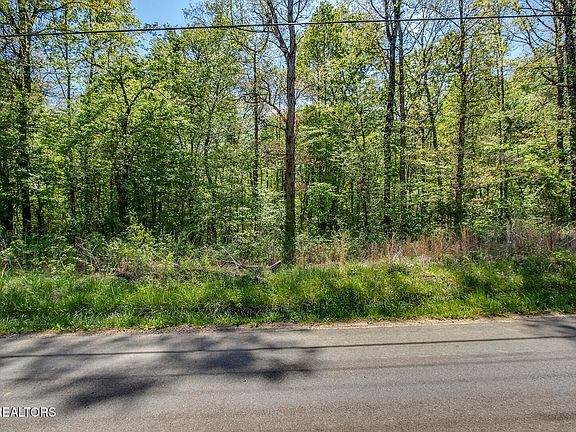 2nd image of 435 Oak Grove Rd