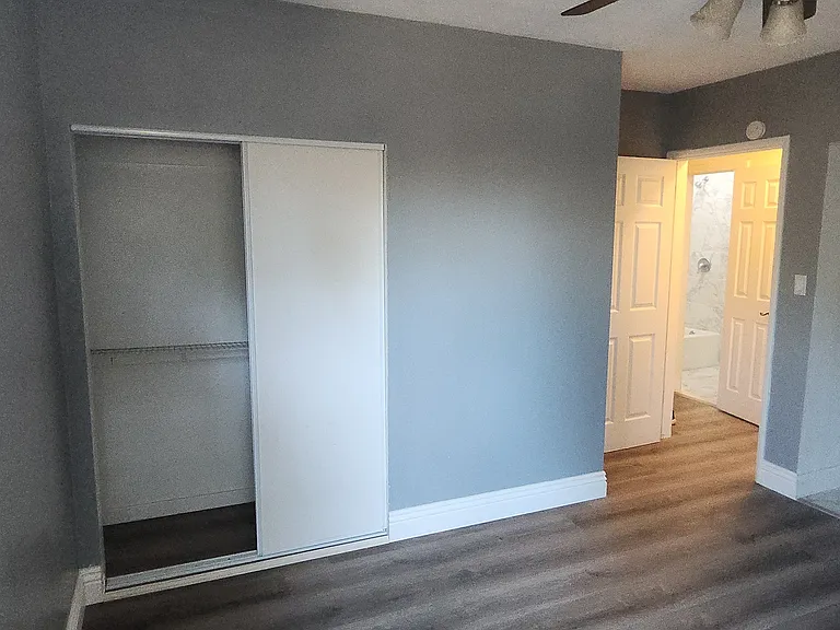 858 S Riverside Ave — Photo 10