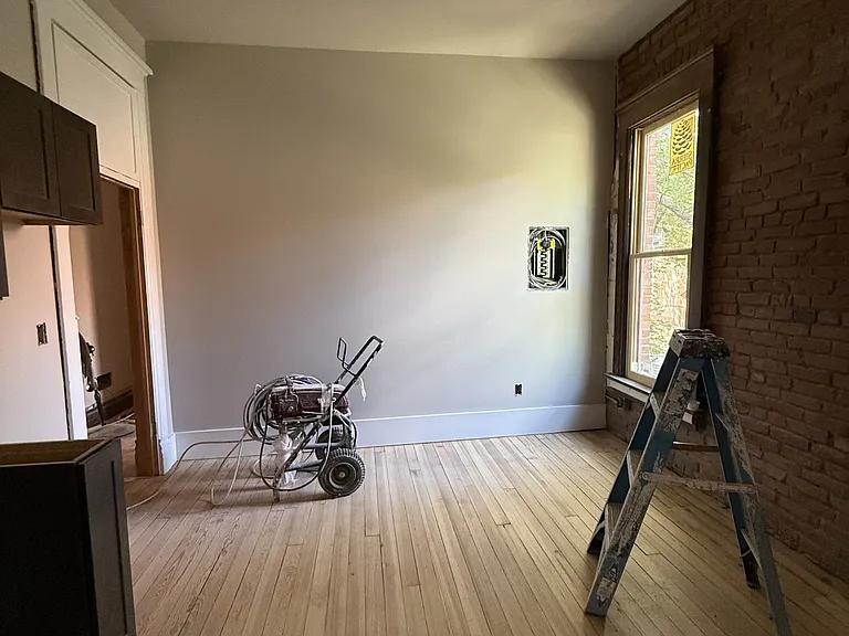 201 W Main St #11 — Photo 2