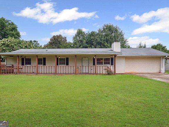 2nd image of 472 Camden Cir
