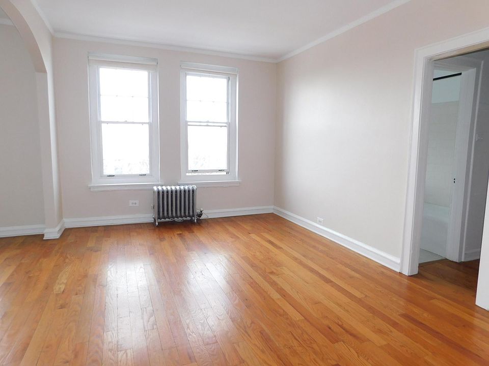 1st image of 35-1209A W Sherwin Ave #35
