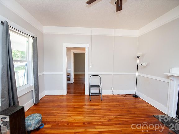 3rd image of 128 Fleming Ave
